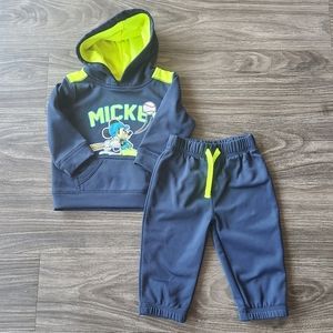 2 Piece Hoodie and sweatpants Disney baby set 12 months Mickey Mouse